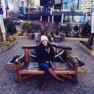 Meet your Posher, Daniela